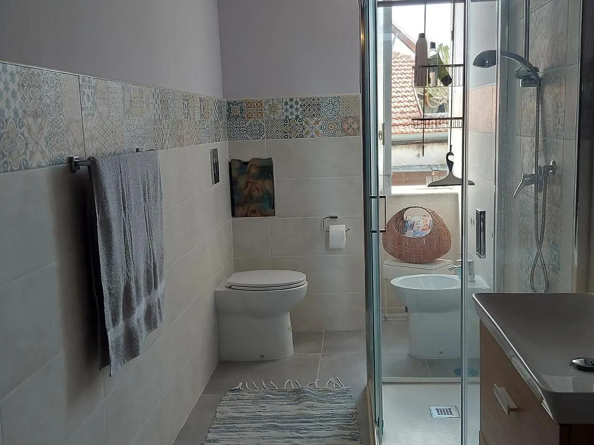 La Stanza Grande Della Luna D'Irene Naples Homestay
