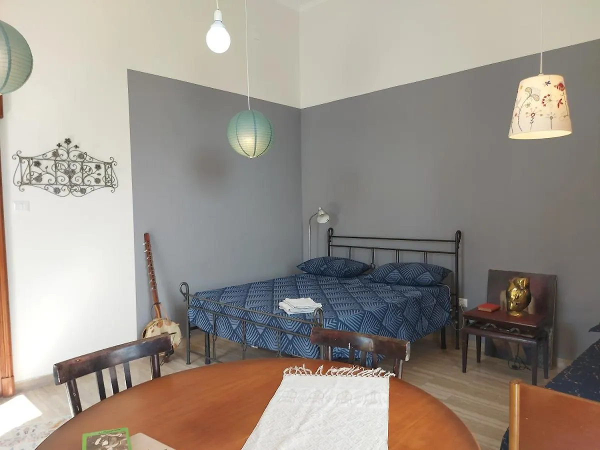 Homestay La Stanza Grande Della Luna D'Irene Naples Italy