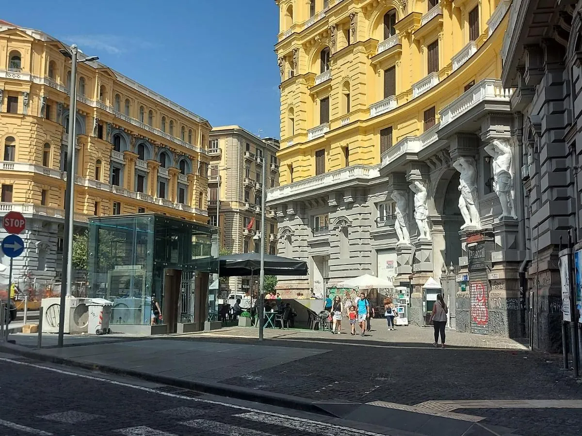 Homestay La Stanza Grande Della Luna D'Irene Naples Italy