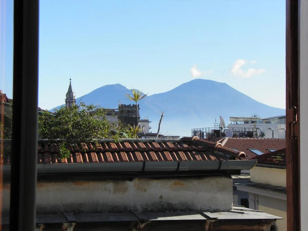 La Stanza Grande Della Luna D'Irene Naples