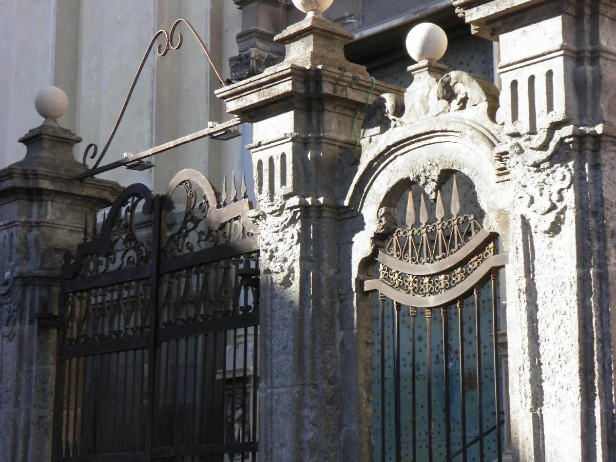 Homestay La Stanza Grande Della Luna D'Irene Naples