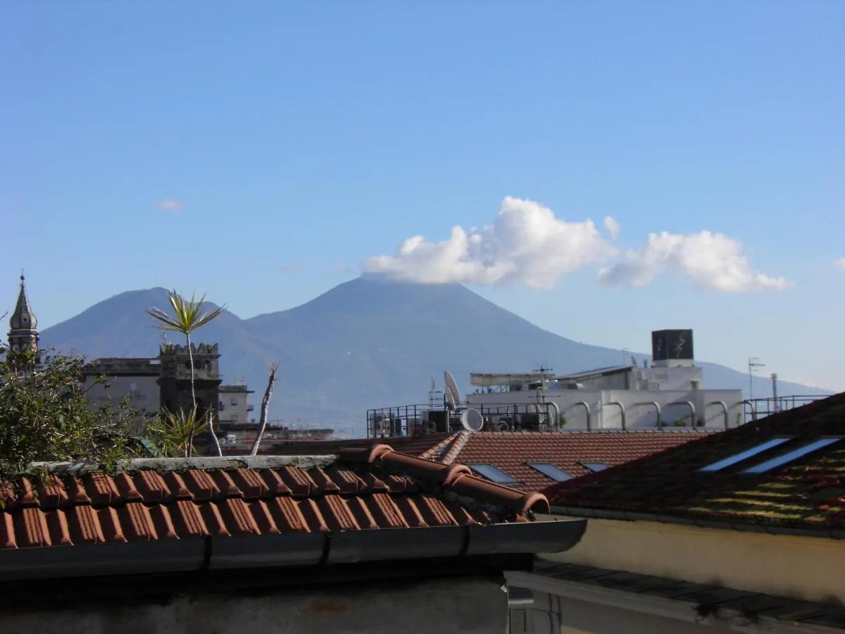 La Stanza Grande Della Luna D'Irene Naples Homestay