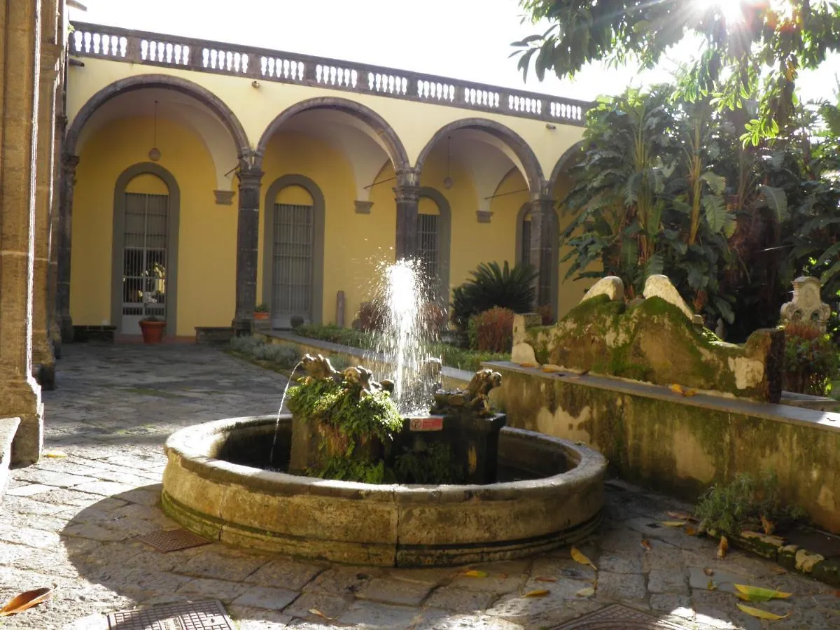 La Stanza Grande Della Luna D'Irene Naples Homestay